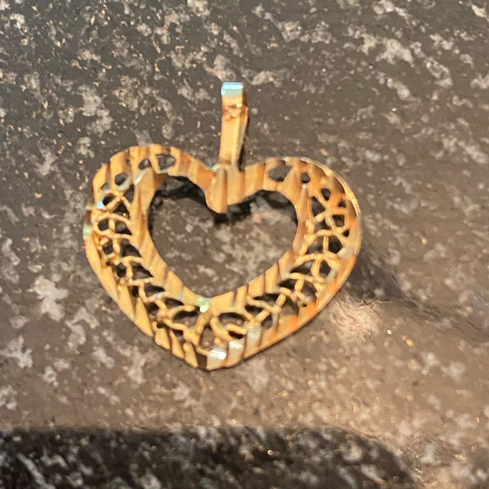 Gold heart pendant